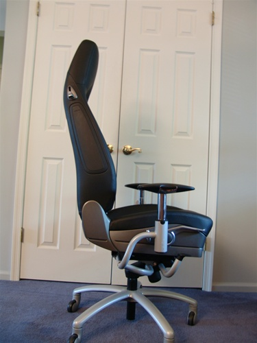 Illustration for article titled Race Car Chairs Give You Office Pole Position